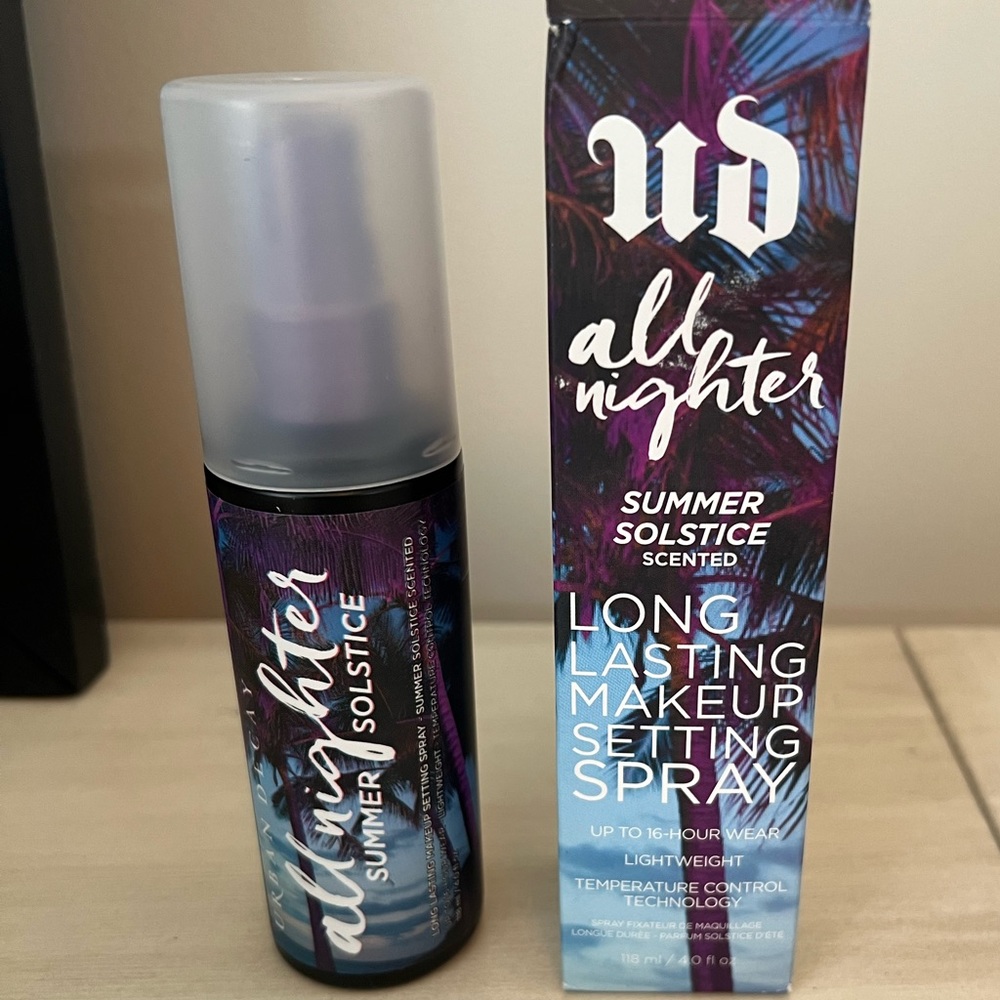 Urban Decay Long-Lasting Makeup Setting Spray (brand new)